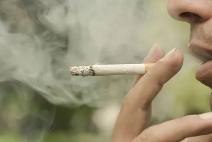 Un être humain sur sept fume quotidiennement