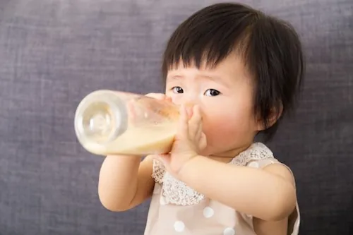 Allergies : faut-il faire manger de l'arachide aux nourrissons ?
