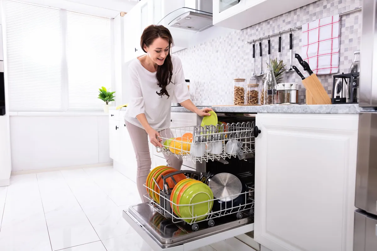Astuces efficaces pour éliminer les mauvaises odeurs de votre lave-vaisselle