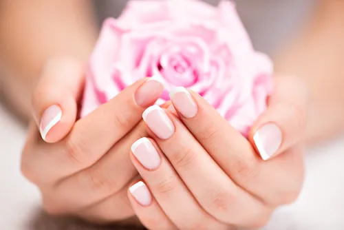 4 secrets de grand-mère pour des ongles parfaits