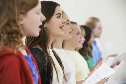 Cancer : chanter dans une chorale serait bon pour le système immunitaire des patients