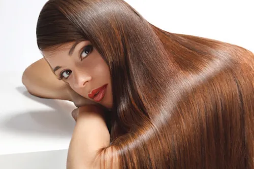 Cheveux secs : 2 masques à l’avocat