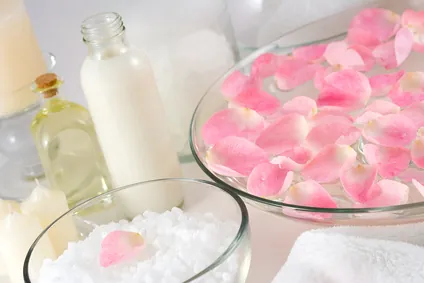 Eau de rose : recette de beauté pour la peau
