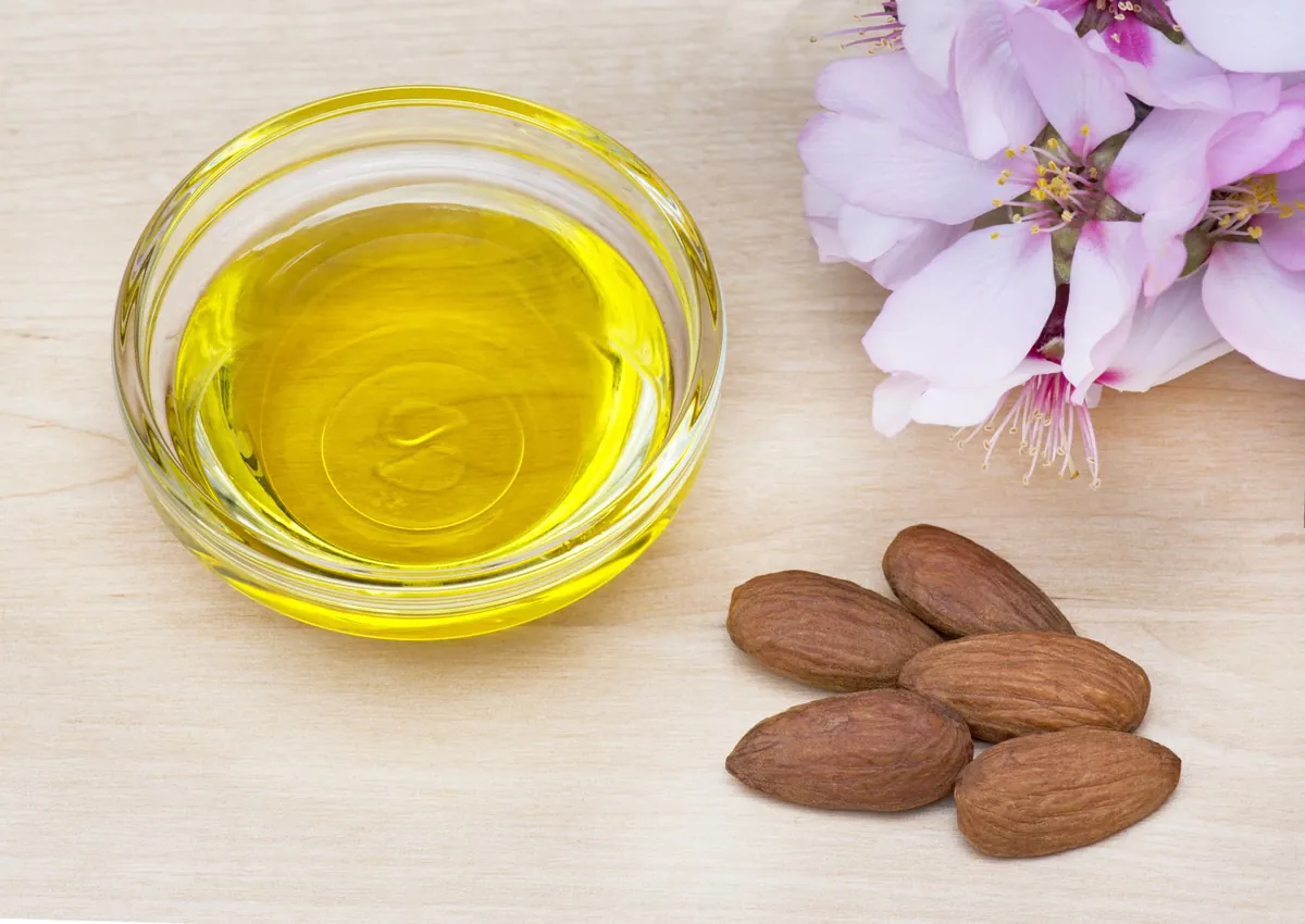 Masque capillaire à l'huile d'amande douce : recette et bienfaits