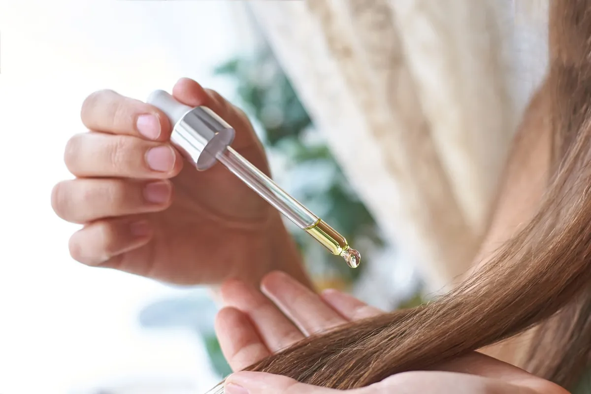 Comment utiliser l'huile de ricin pour des cheveux en pleine santé ?