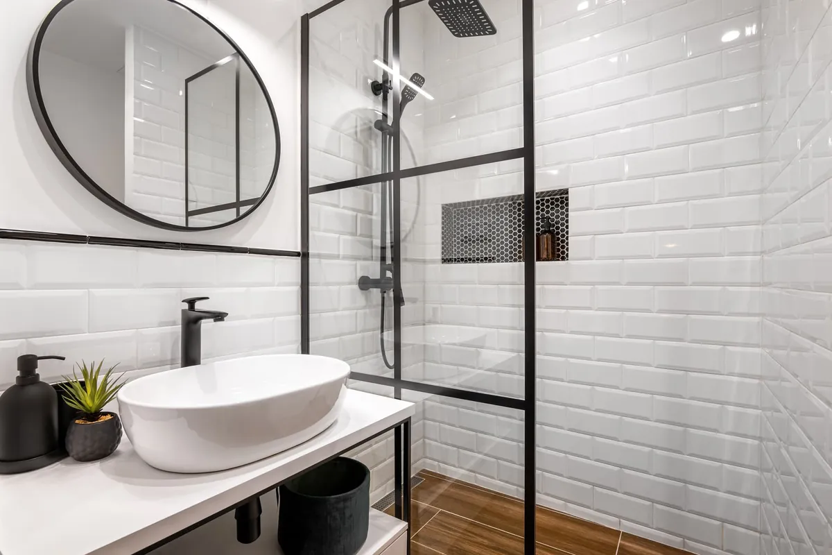 Comment nettoyer les joints de la salle de bain : astuces et méthodes efficaces