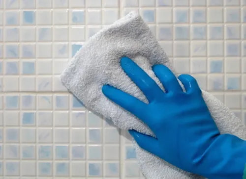 Astuce pour nettoyer les joints de salle de bain