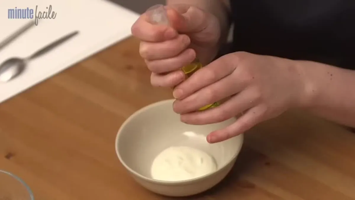 Masques visage maison : recette de masque hydratant à l'argile rose
