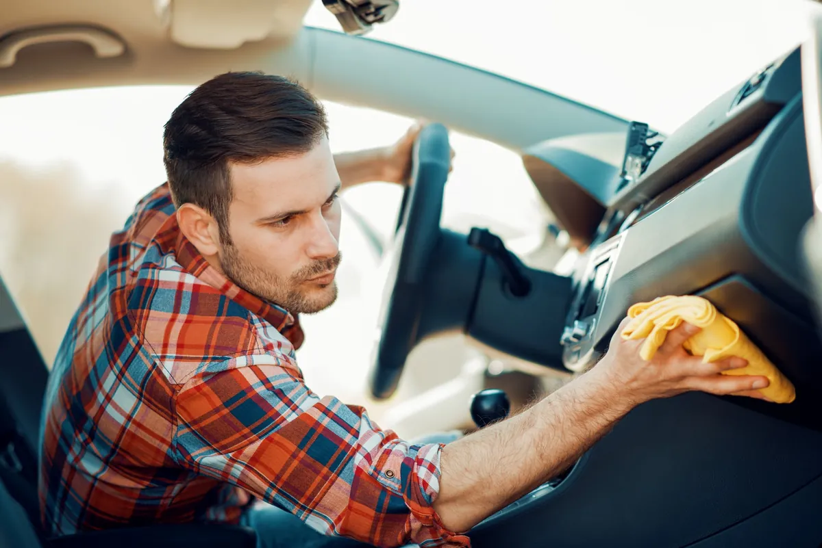 Comment nettoyer l'intérieur de sa voiture ?