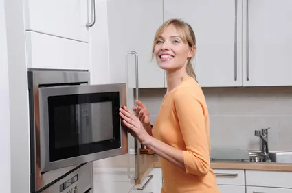 Astuce pour nettoyer son four à micro-ondes