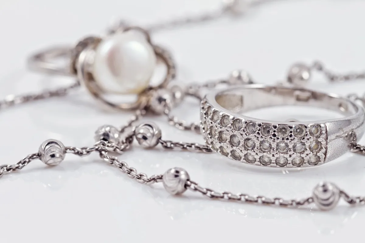 7 astuces pour nettoyer ses bijoux en argent