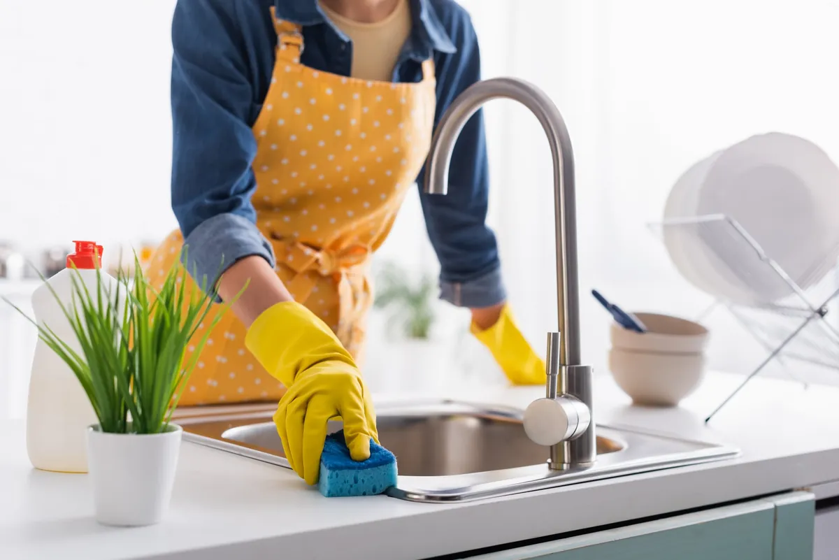 8 astuces pour nettoyer un évier en inox