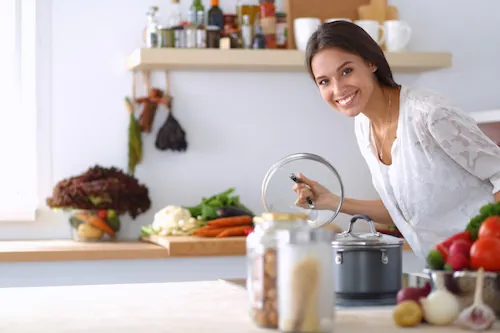 Odeurs de la cuisine : 7 astuces de grand-mère