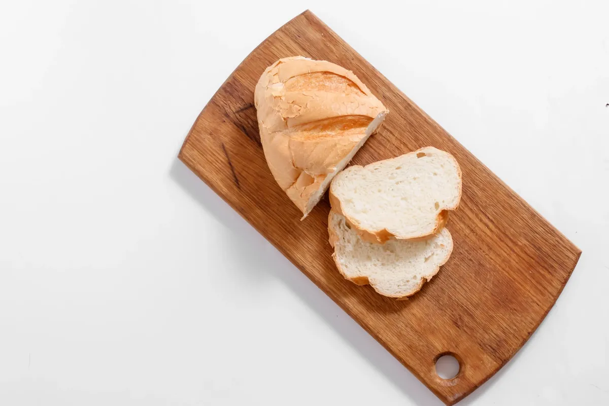 L'histoire fascinante de l'expression "avoir du pain sur la planche"
