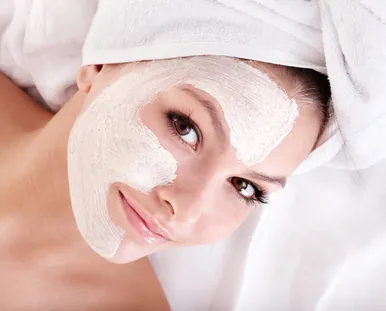 Peau sèche : masque à l'argile blanche