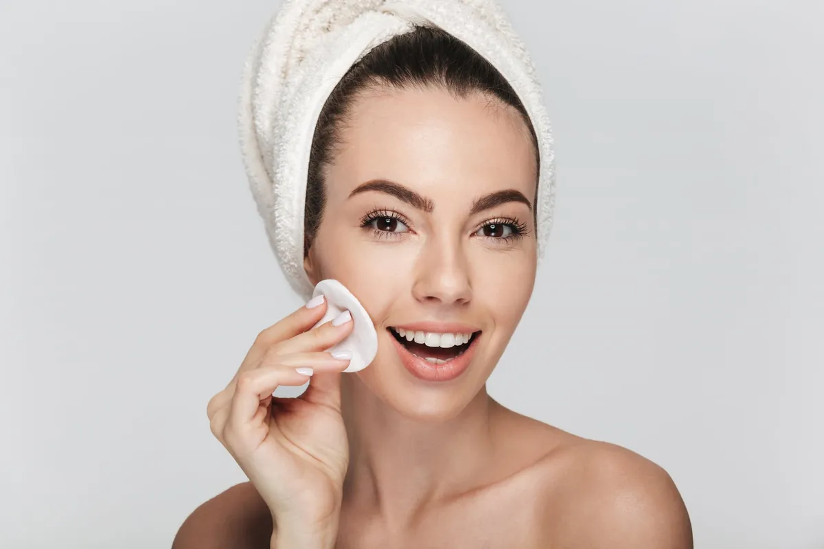 Nettoyant du visage pour la peau sèche