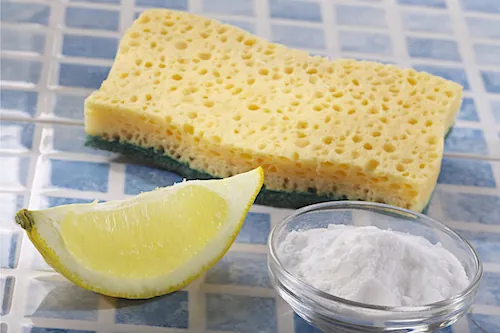 Produits ménagers naturels : citron, savon noir, bicarbonates de soude…