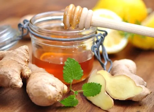 Rhume : remède au citron, miel et gingembre