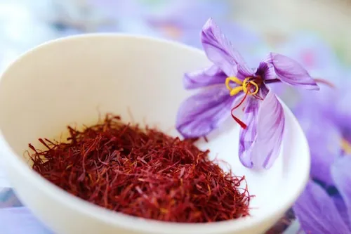 Et si les épices et fines herbes nous rendaient heureux ?