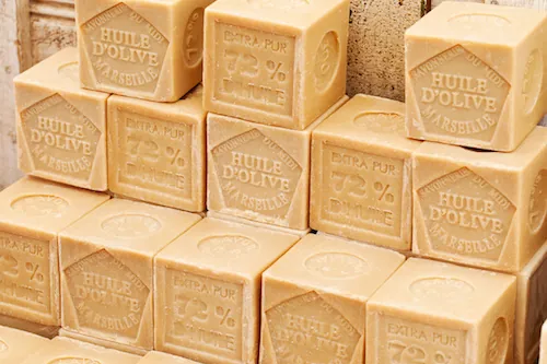 Le savon de Marseille pour lutter contre les crampes nocturnes