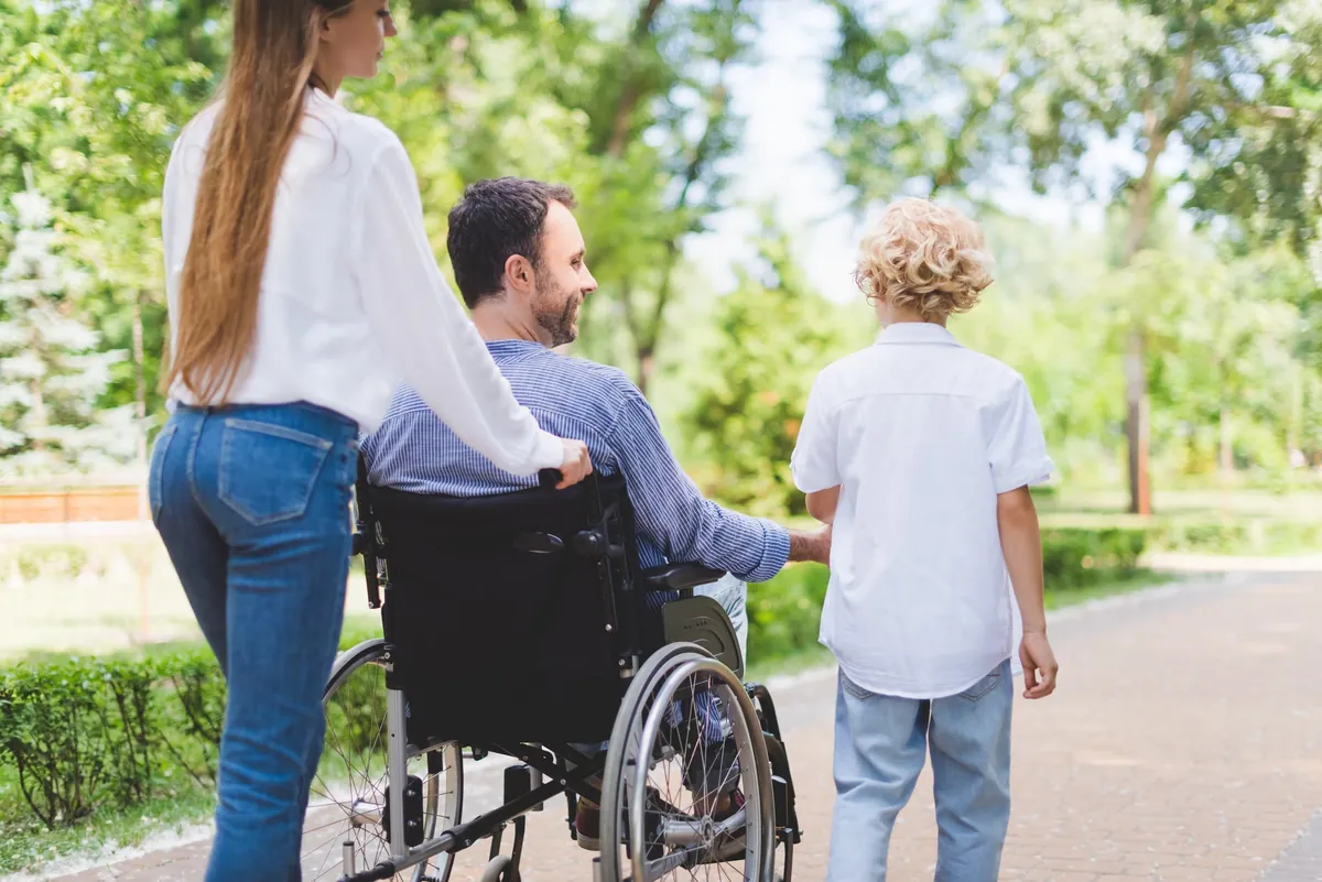 Sclérose en plaques : Causes, symptômes et traitements