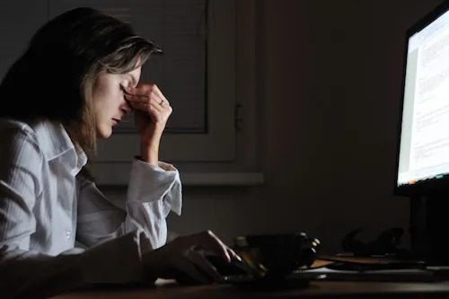 Sommeil : Le manque de sommeil accentue les risques de s’enrhumer