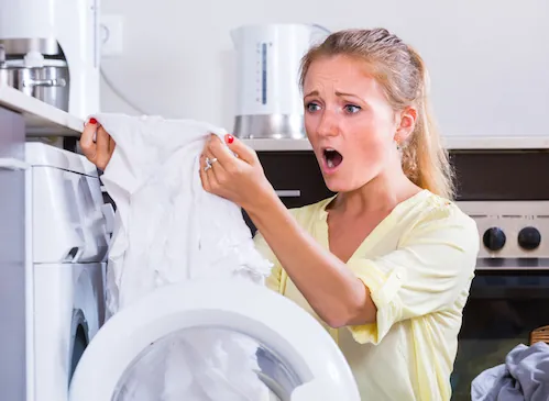 Traiter les taches de cambouis sur du textile
