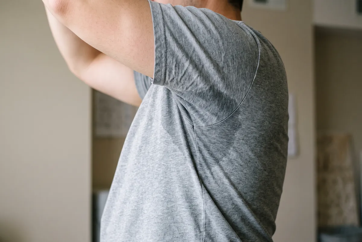 Enlever une tache de transpiration : astuces de grand-mère