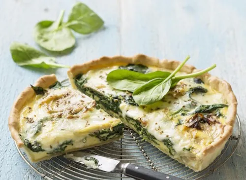 Recette : Tarte au reblochon, fenouil et épinards