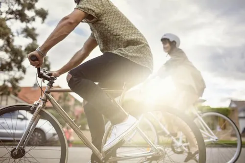 Maintenir la ligne au quotidien : le vélo plus efficace que la marche