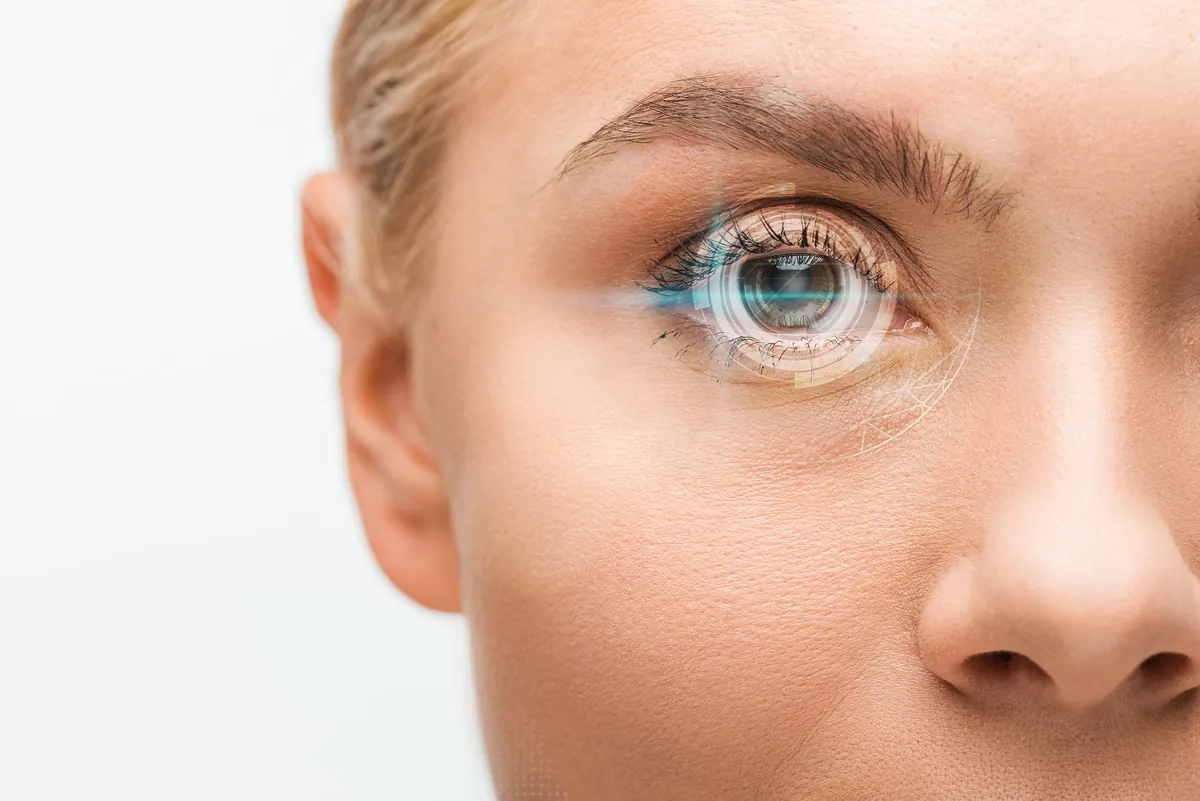 Voir double (diplopie) : symptômes, causes et traitements